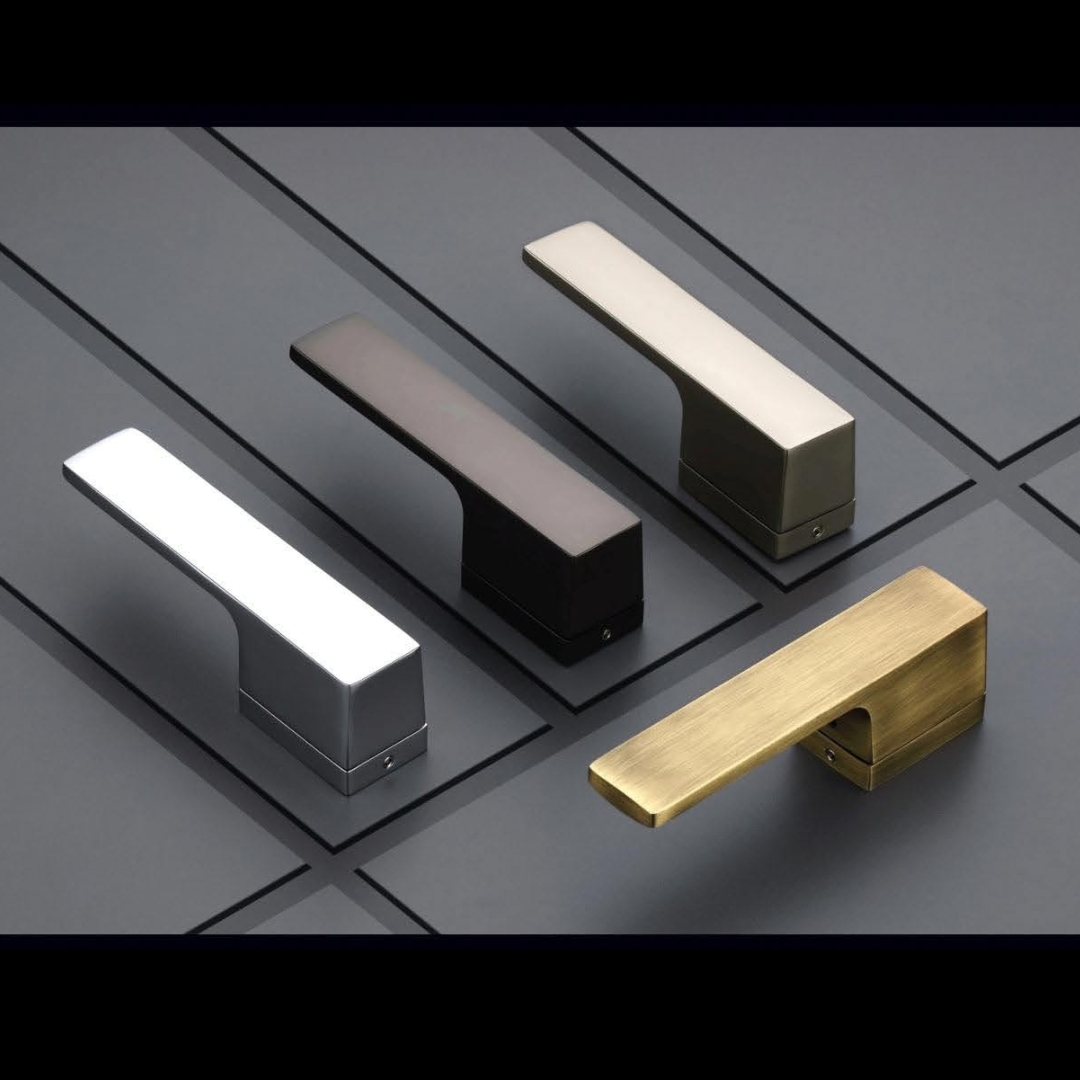 AM-5004 Rose Handles